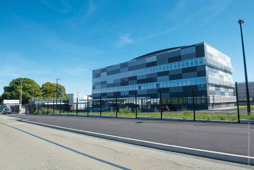 Thales bâtiment entreprise Laval